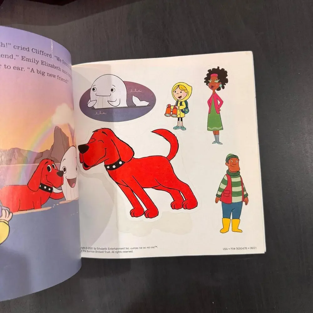 Clifford Backpack Book Set - Picture 4 of 7